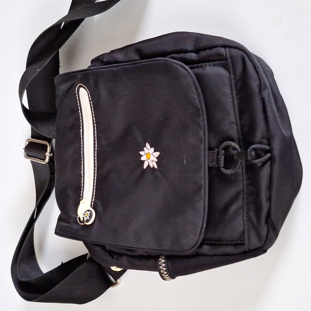 Sherpani Pica Small Travel Bag